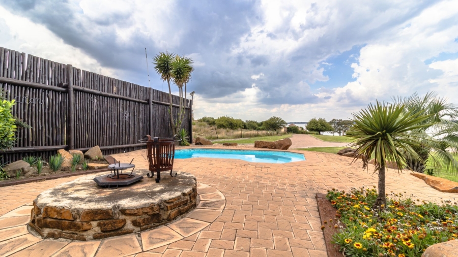 5 Bedroom Property for Sale in Oranjeville Free State